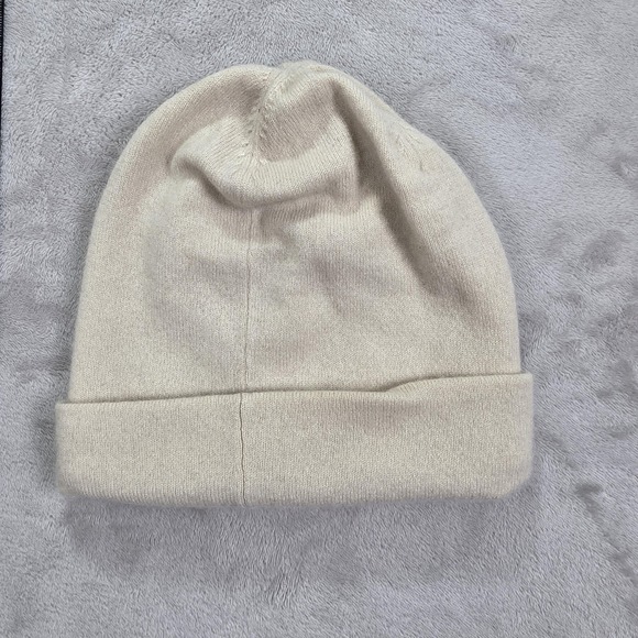 DemyLee Beanie Hat Womens One Size White 100% Cashmere Knit Winter Slouchy - Picture 2 of 7